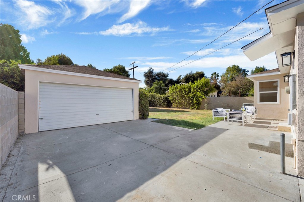 main property photo 25