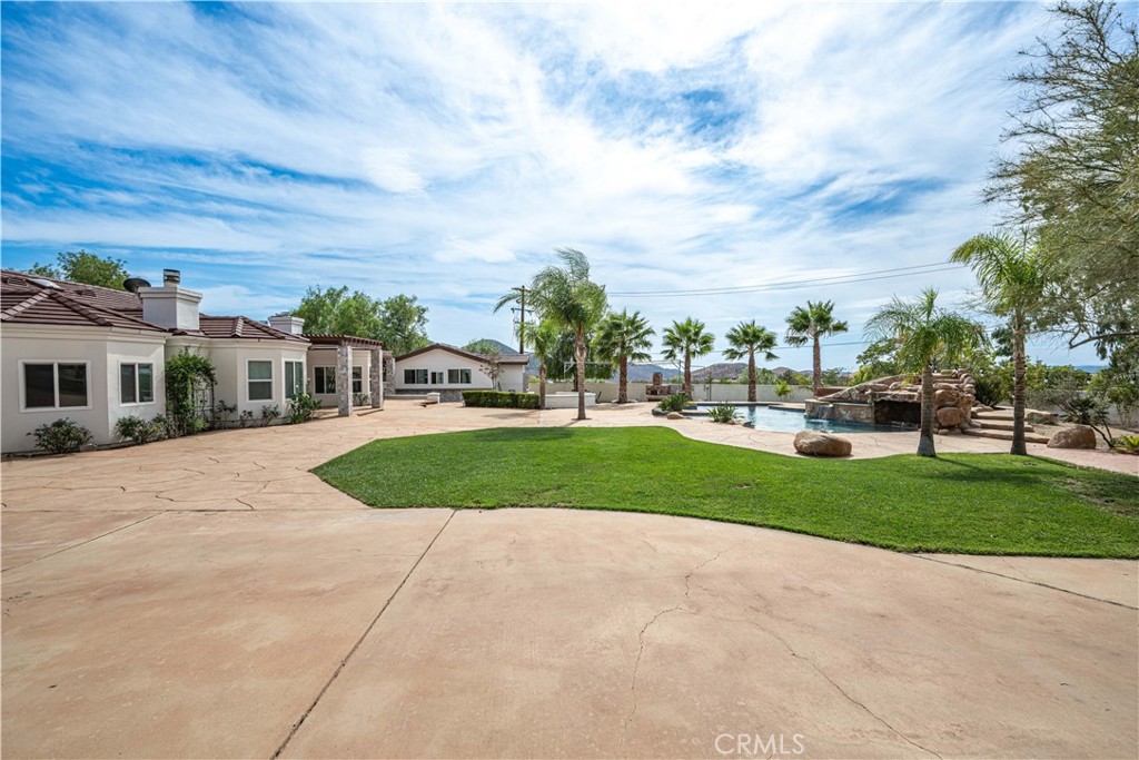 main property photo 29