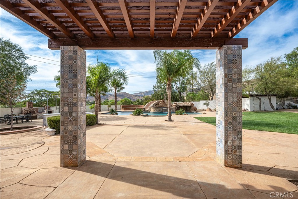 main property photo 41