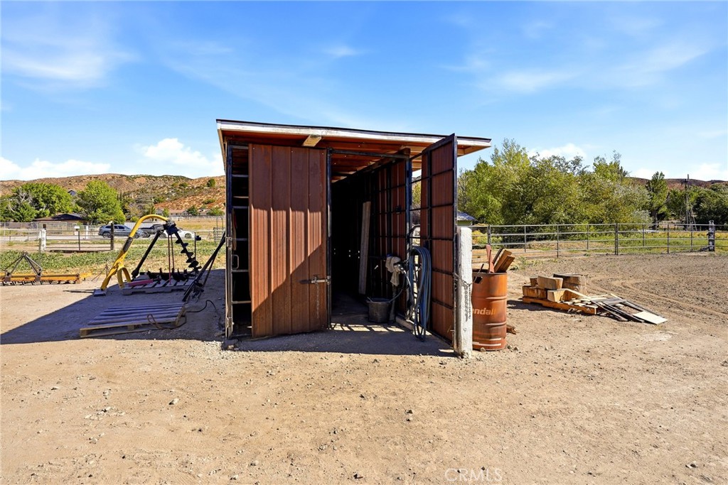 main property photo 39