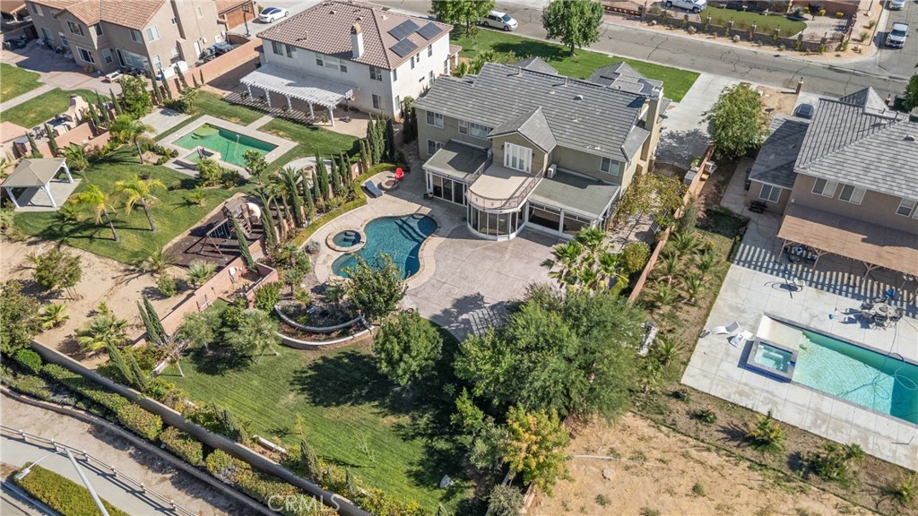 main property photo 14