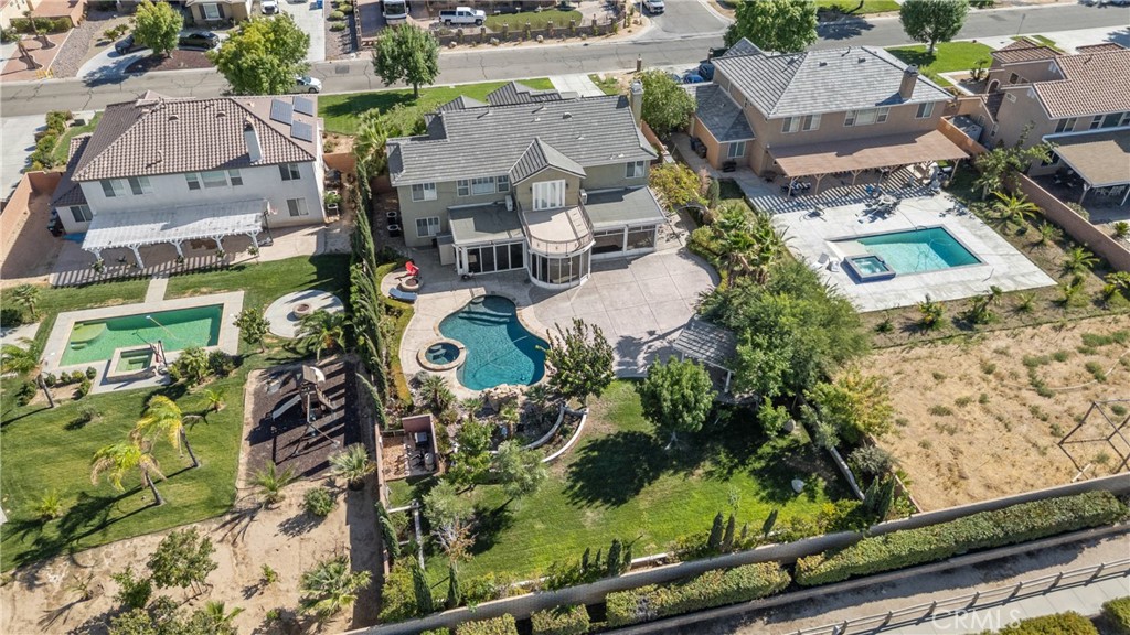 main property photo 15
