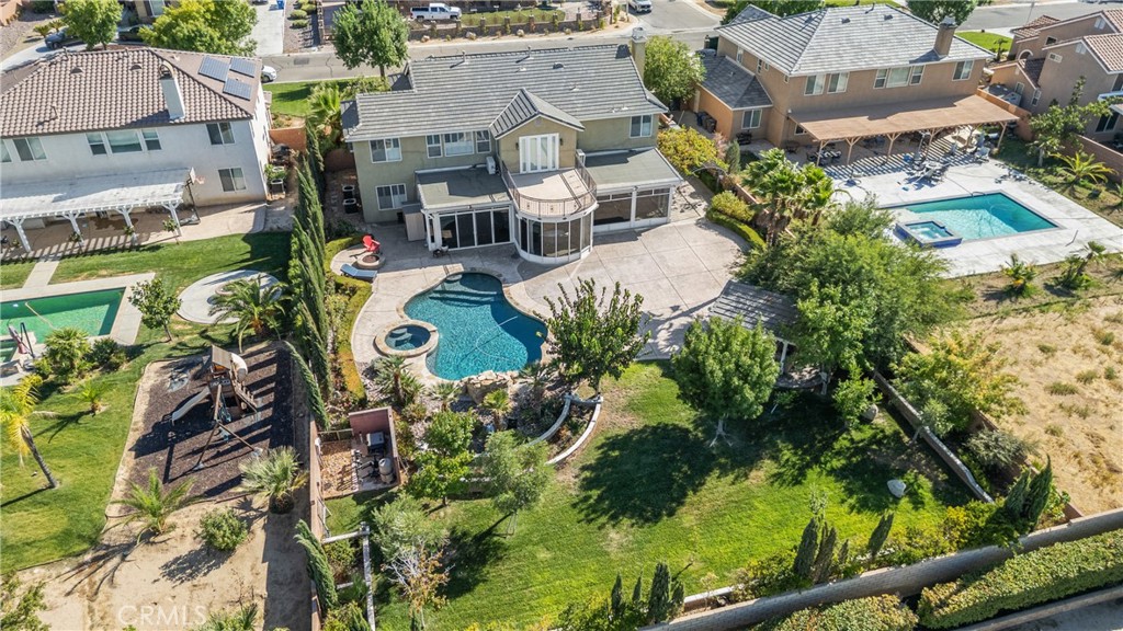 main property photo 16