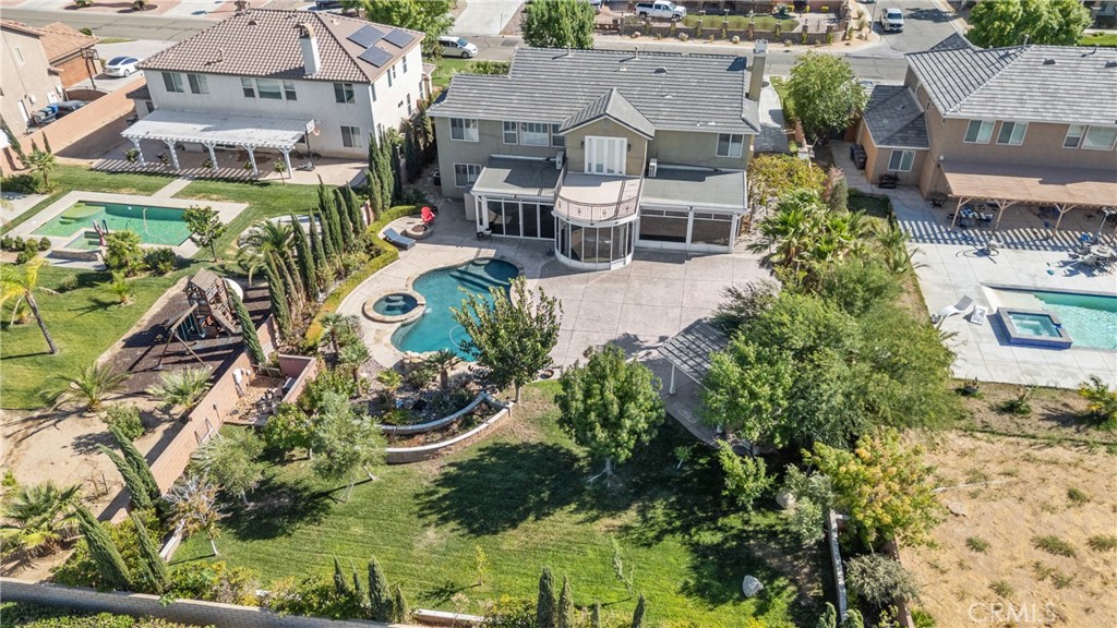 main property photo 17