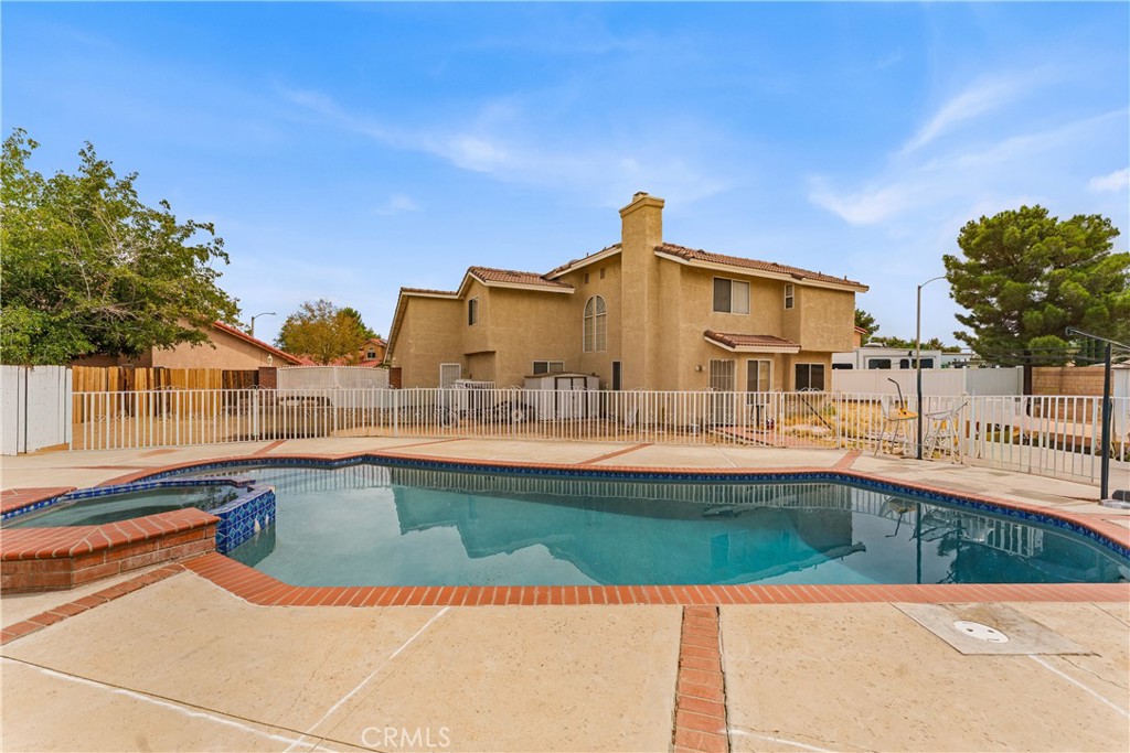 main property photo 4