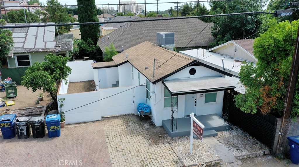 main property photo 17