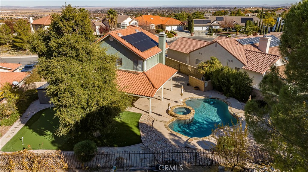 main property photo 6