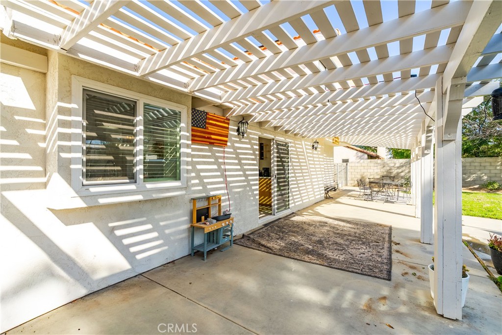 main property photo 28