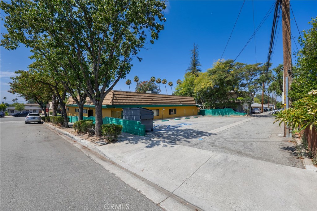 main property photo 4