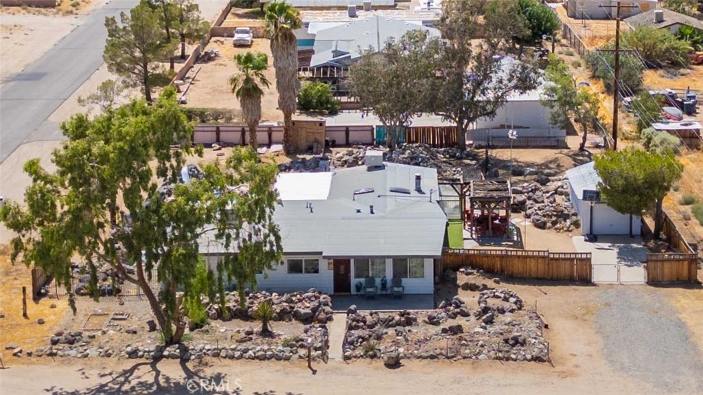 main property photo 41