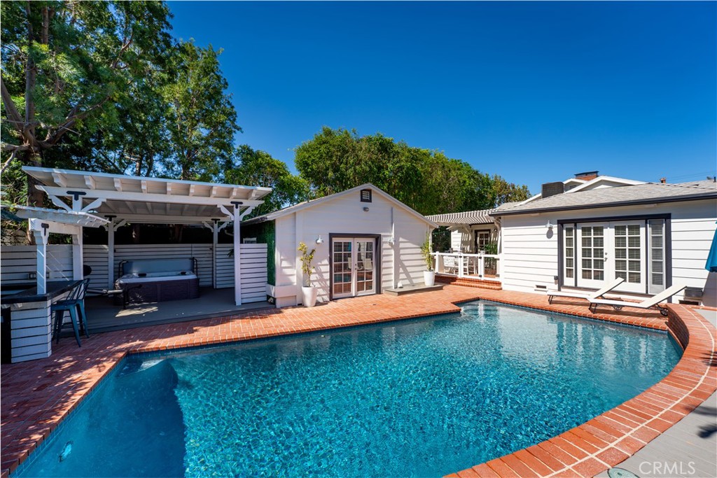 main property photo 22