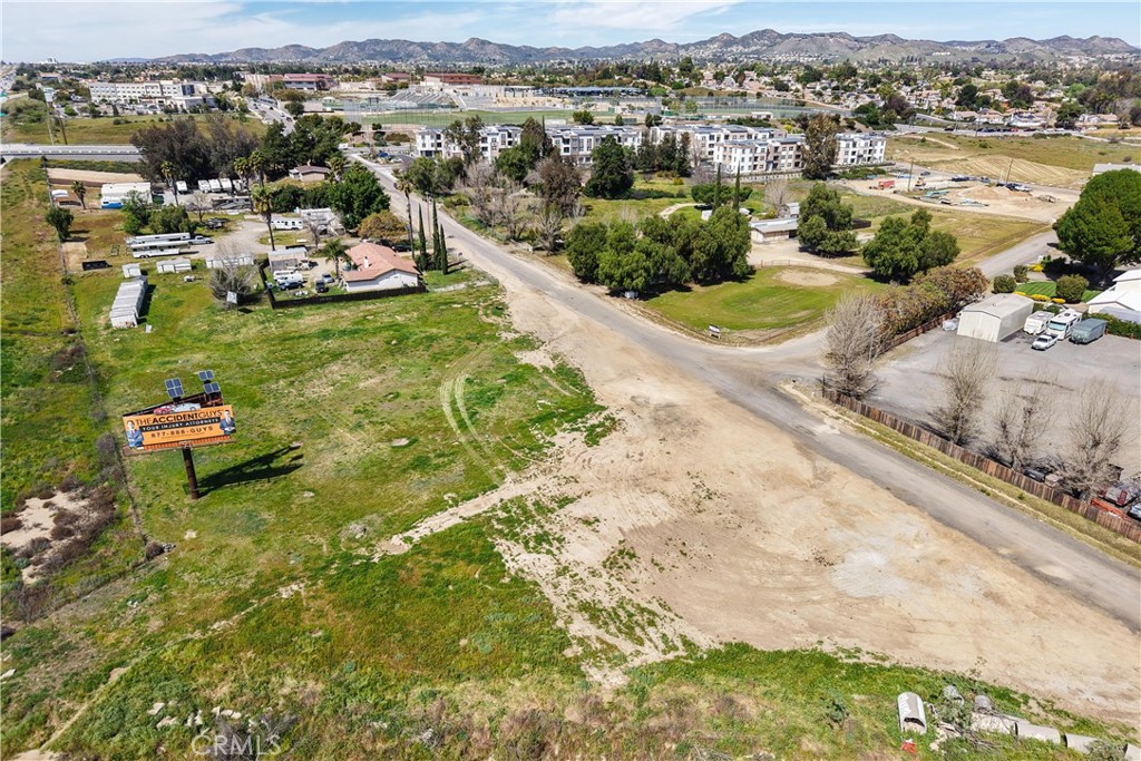 main property photo 11