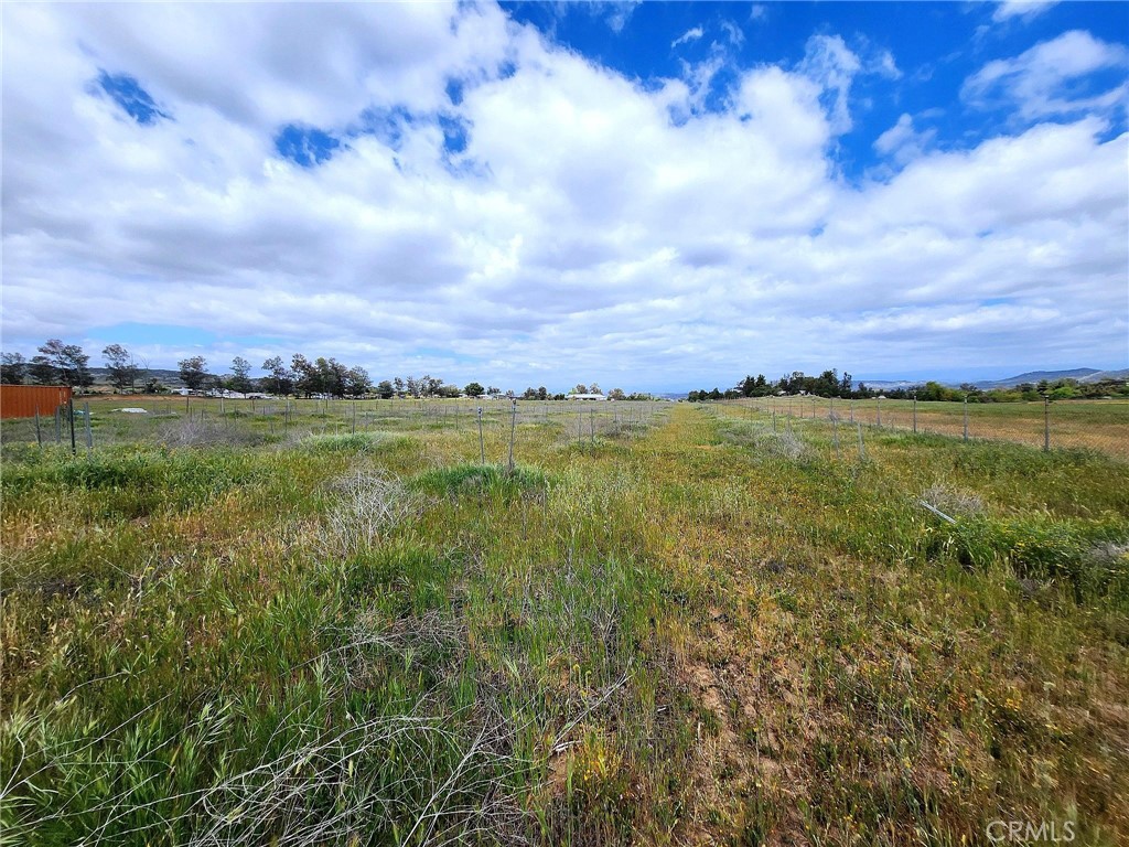 main property photo 10