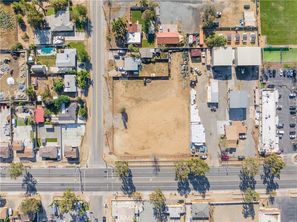 main property photo 13