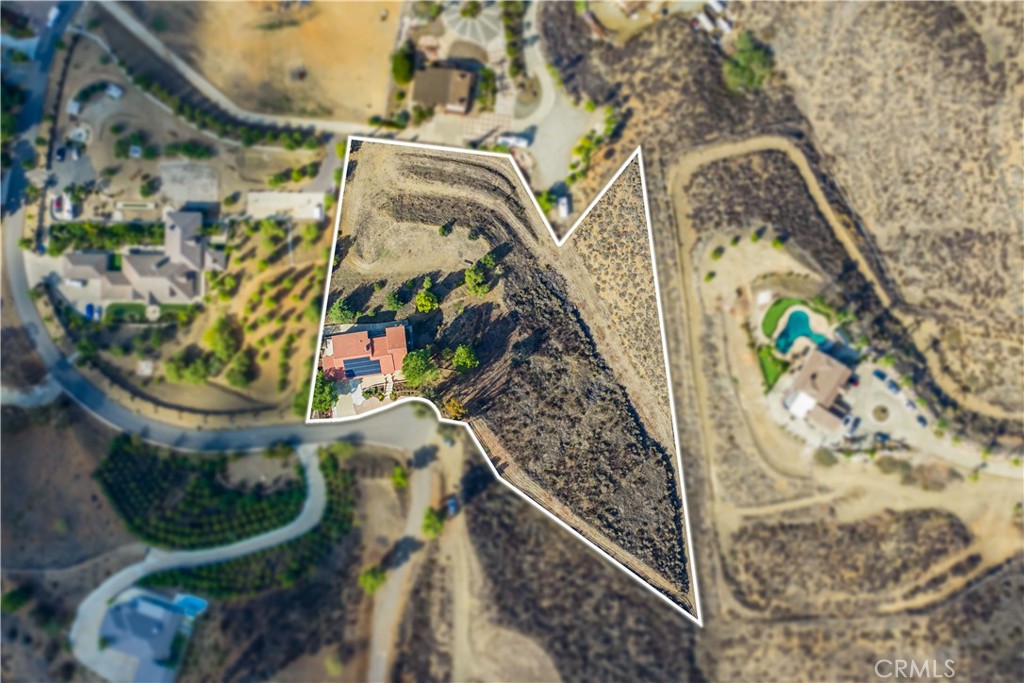 main property photo 11