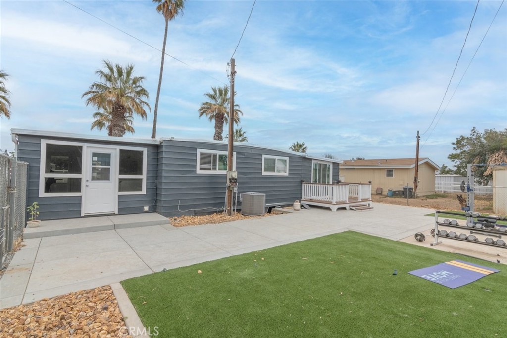main property photo 9