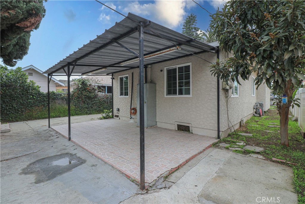 main property photo 28