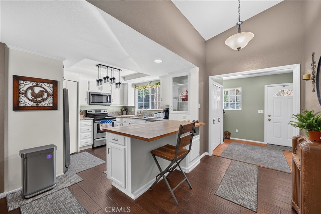 main property photo 6