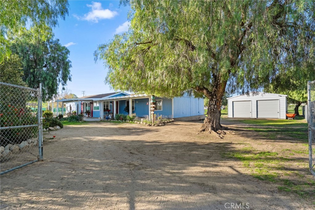 main property photo 40