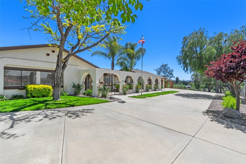 main property photo 4