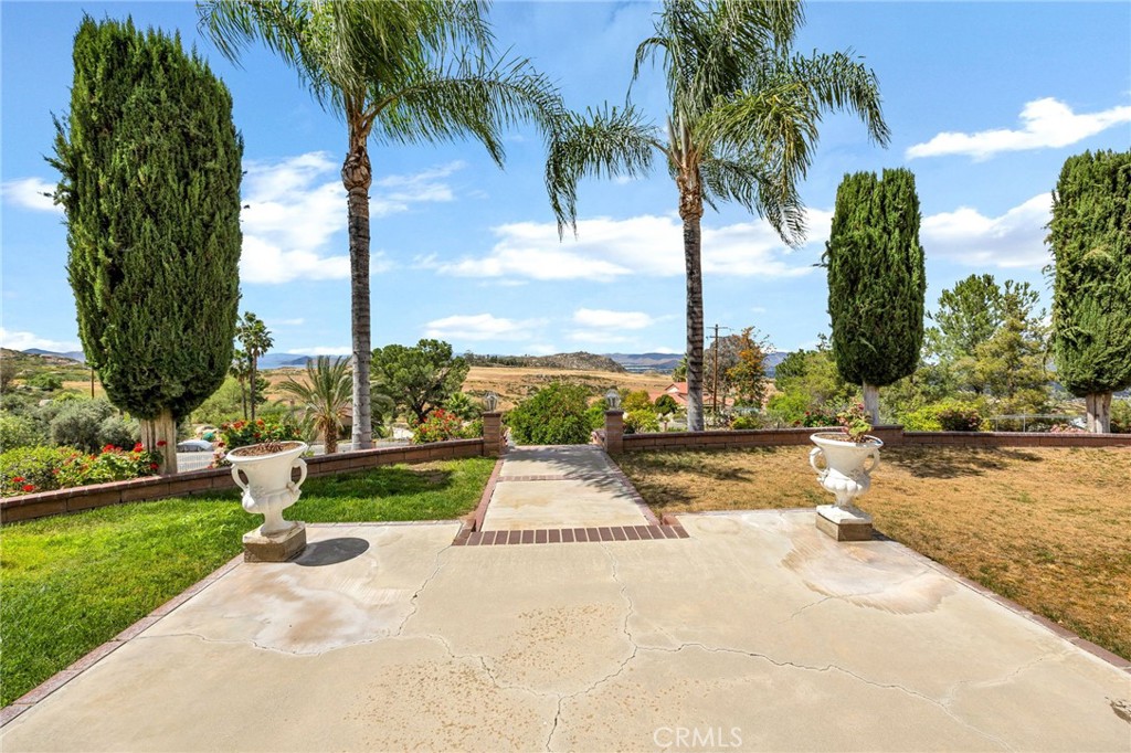 main property photo 13