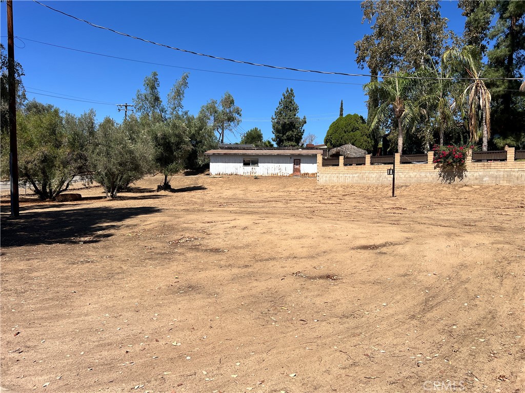 main property photo 16