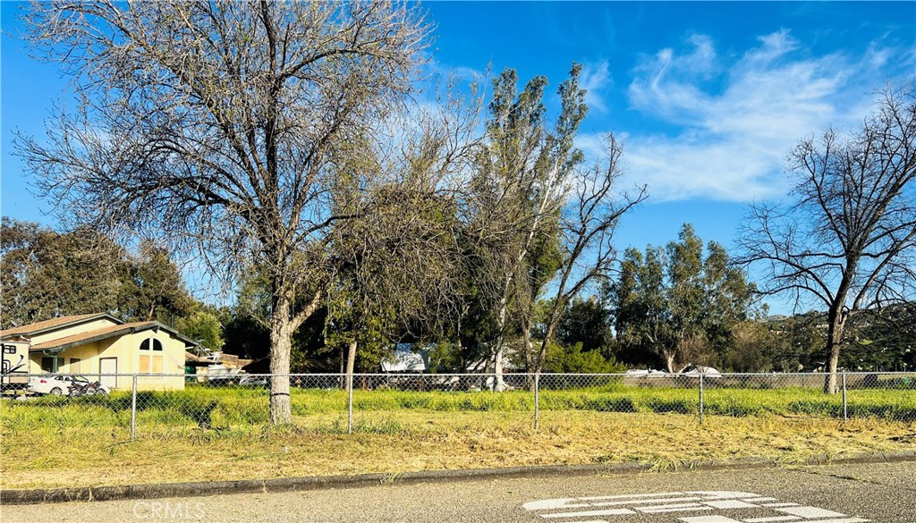main property photo 17