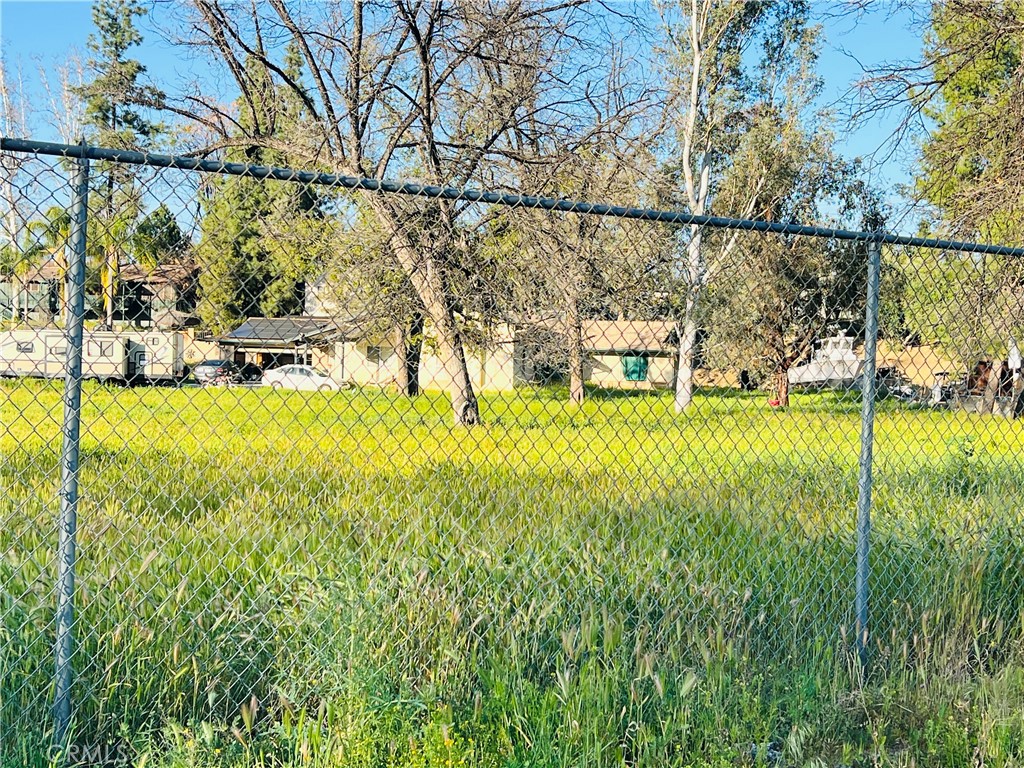 main property photo 18