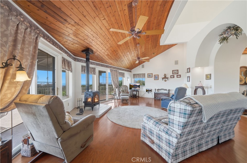 main property photo 12