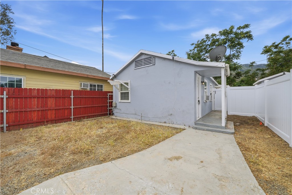 main property photo 9