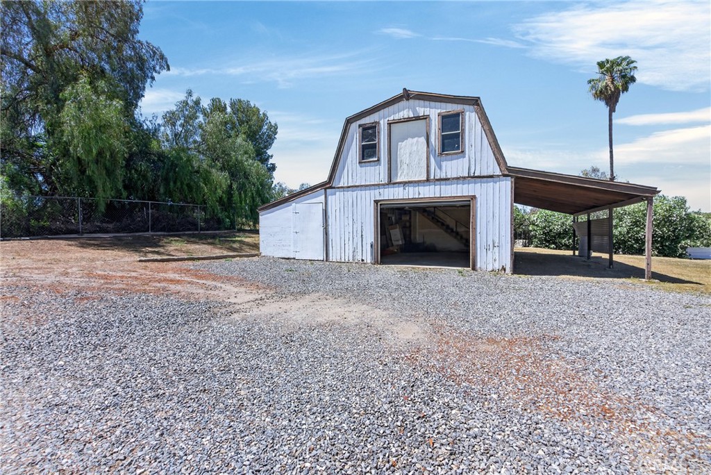 main property photo 14