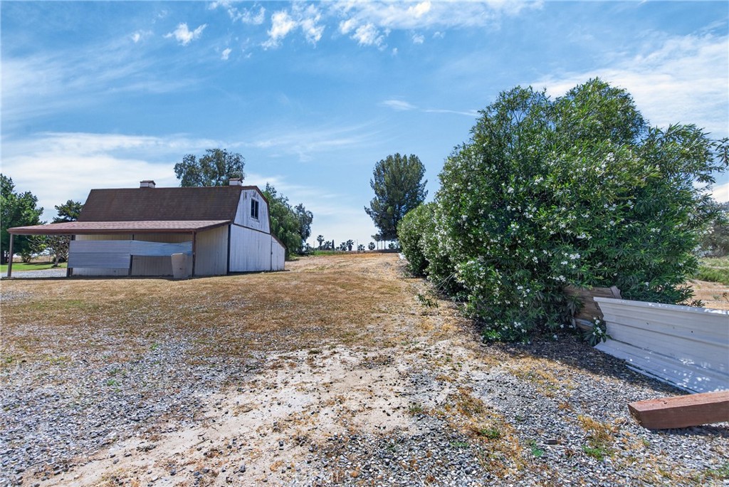 main property photo 25