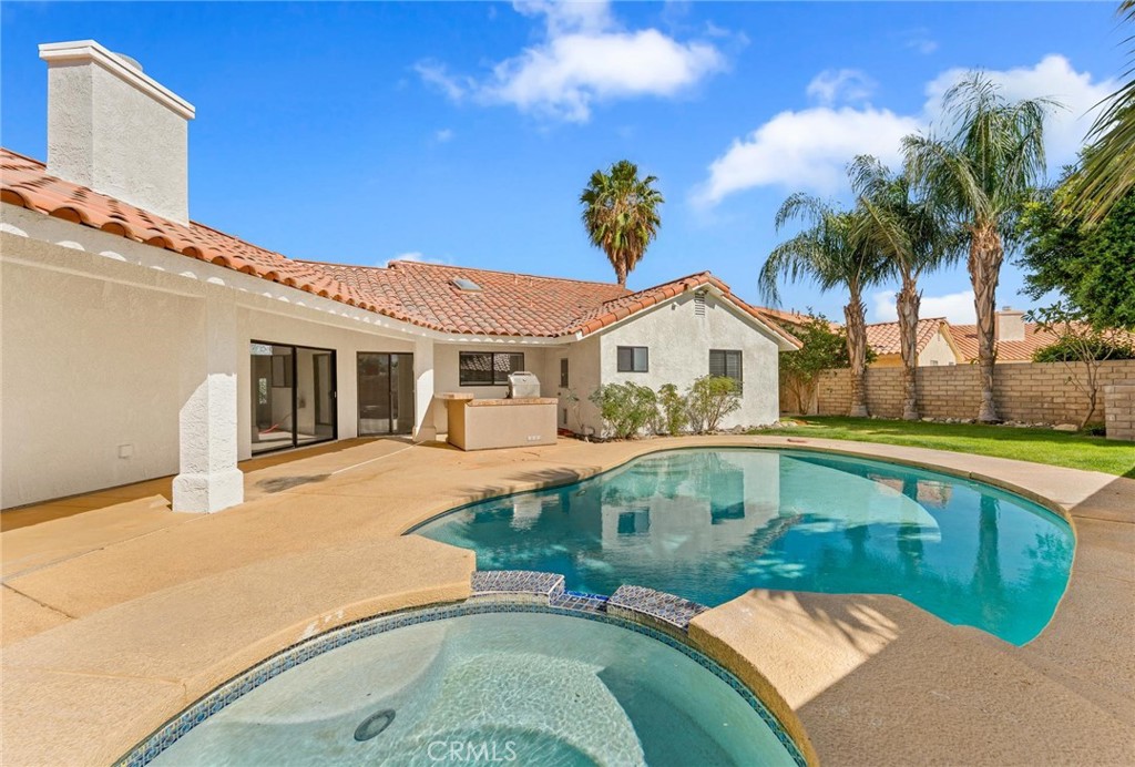 main property photo 10