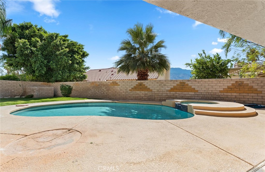 main property photo 41