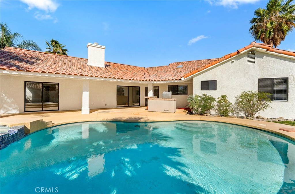 main property photo 5