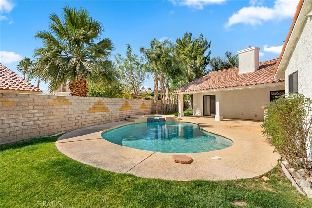 main property photo 8