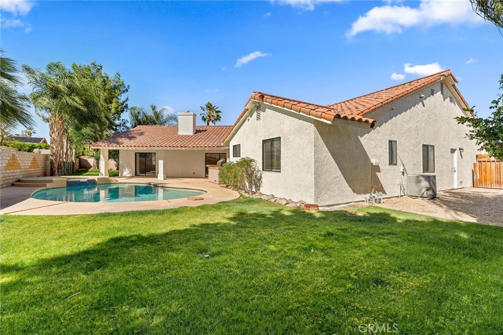 main property photo 9