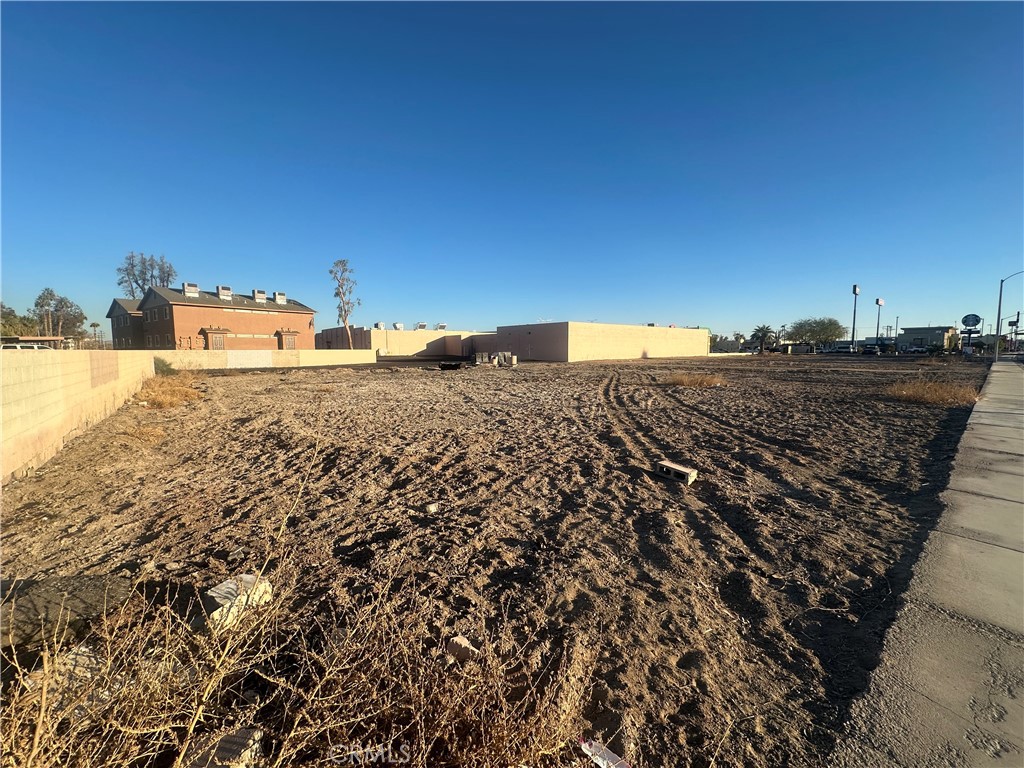 main property photo 11