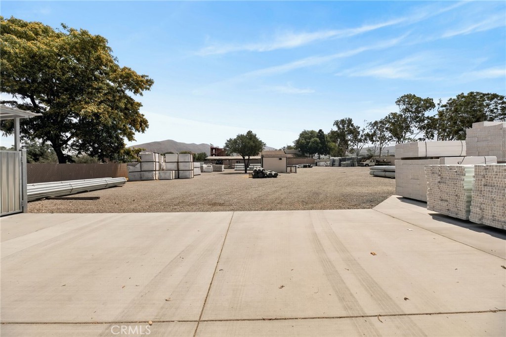 main property photo 30