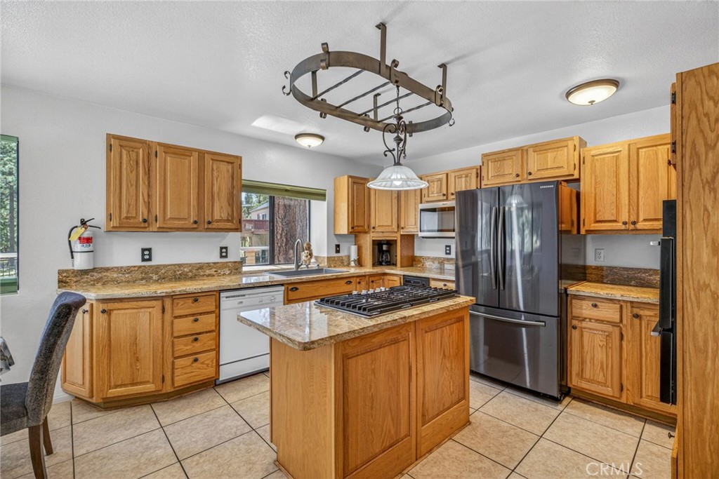 main property photo 10