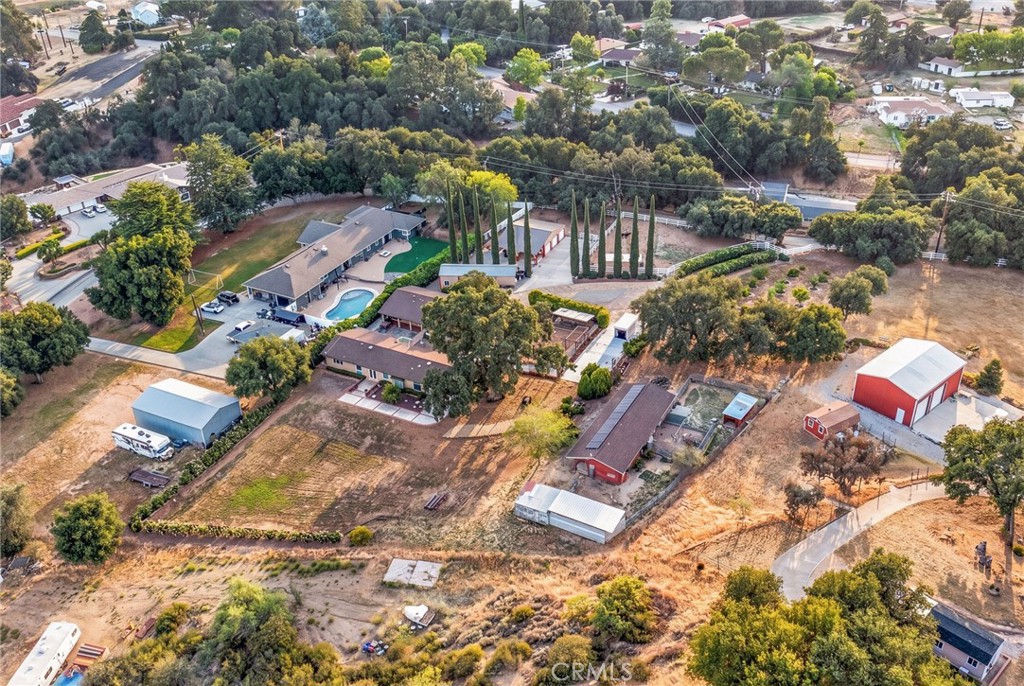 main property photo 4