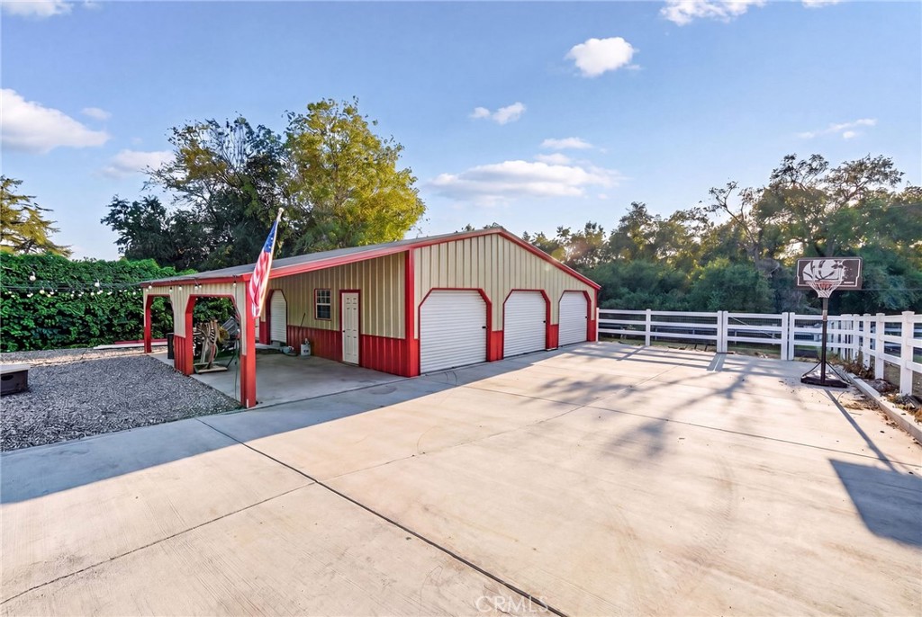 main property photo 7