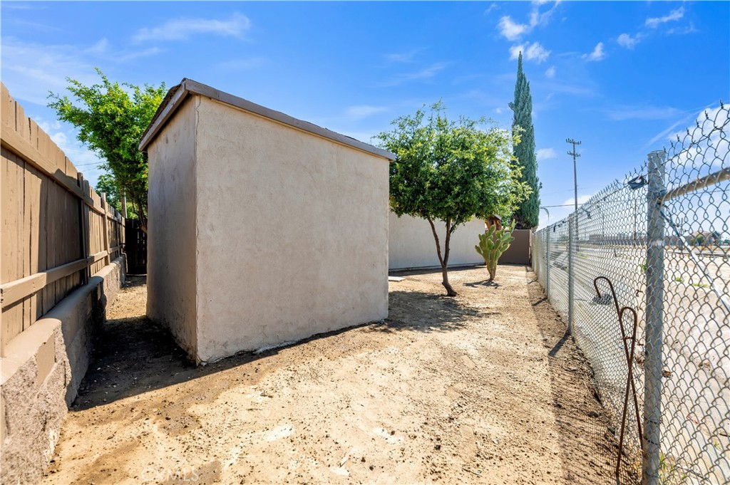 main property photo 14