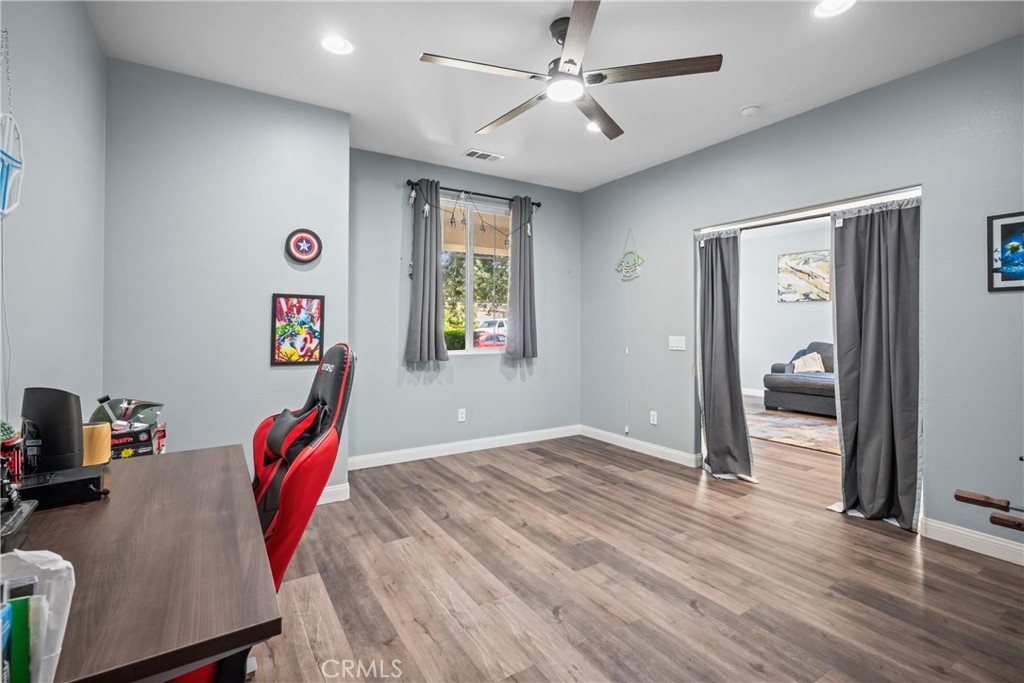 main property photo 28