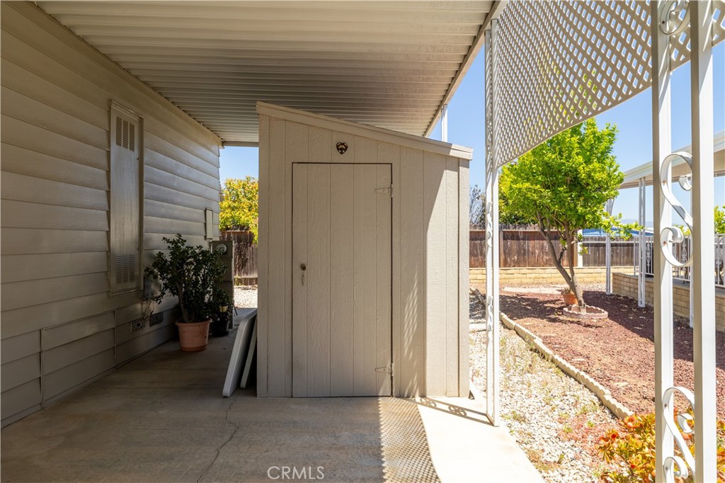 main property photo 28