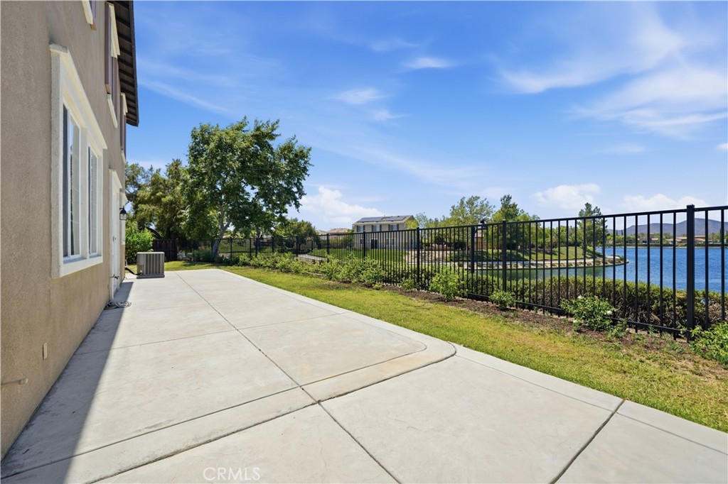 main property photo 40