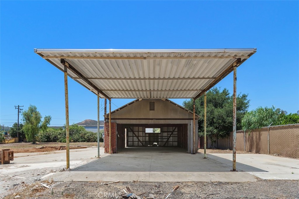 main property photo 14
