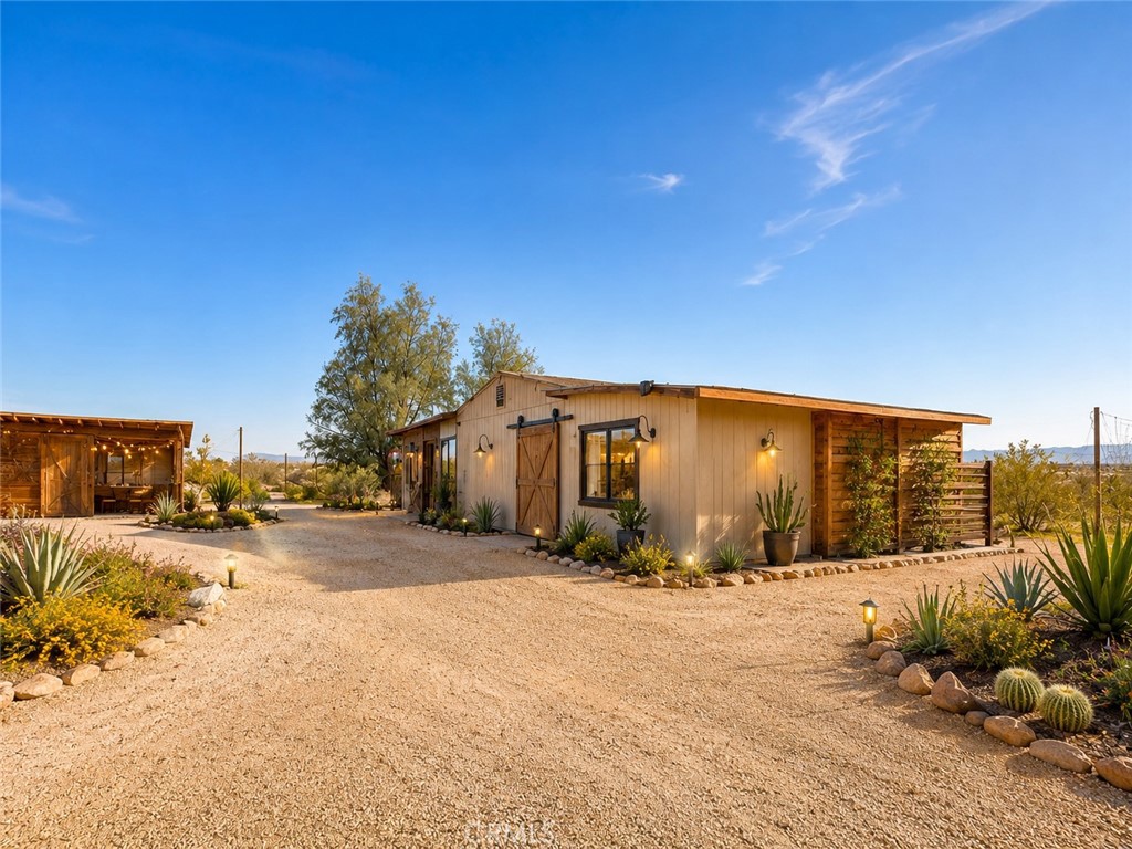 main property photo 6