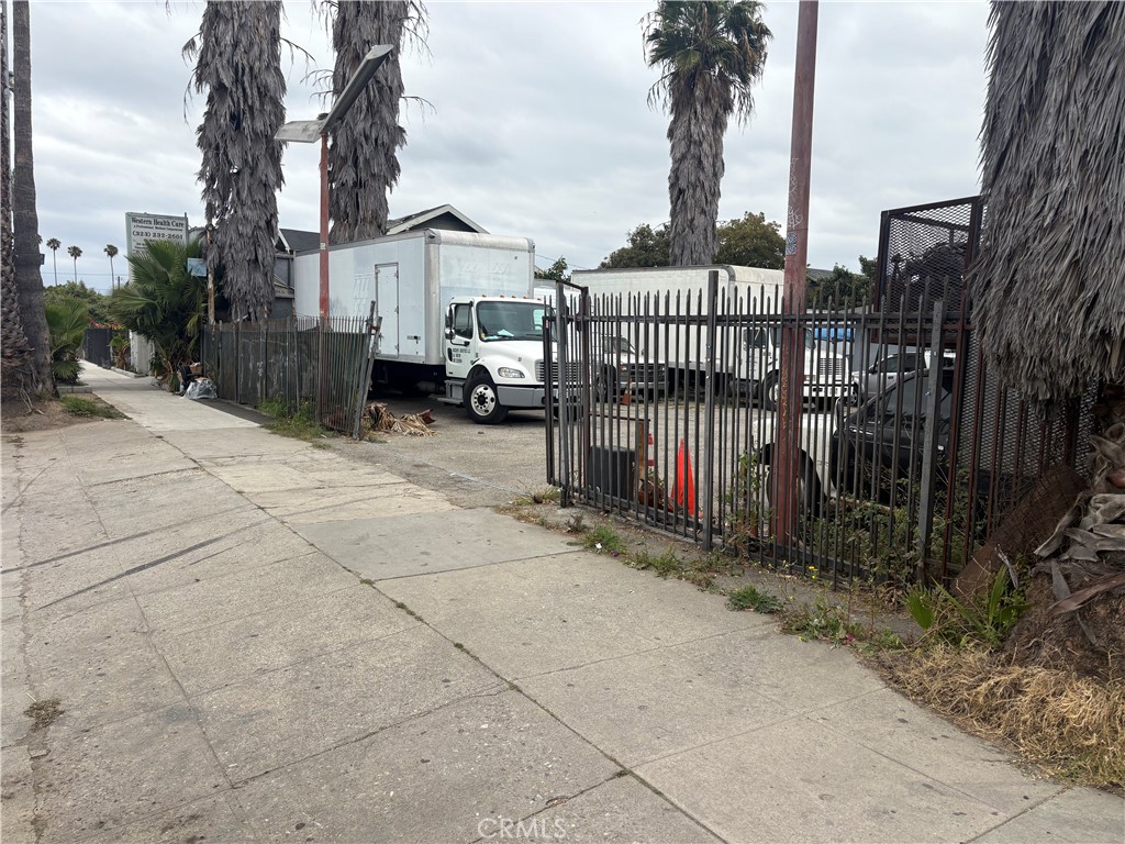 main property photo 24
