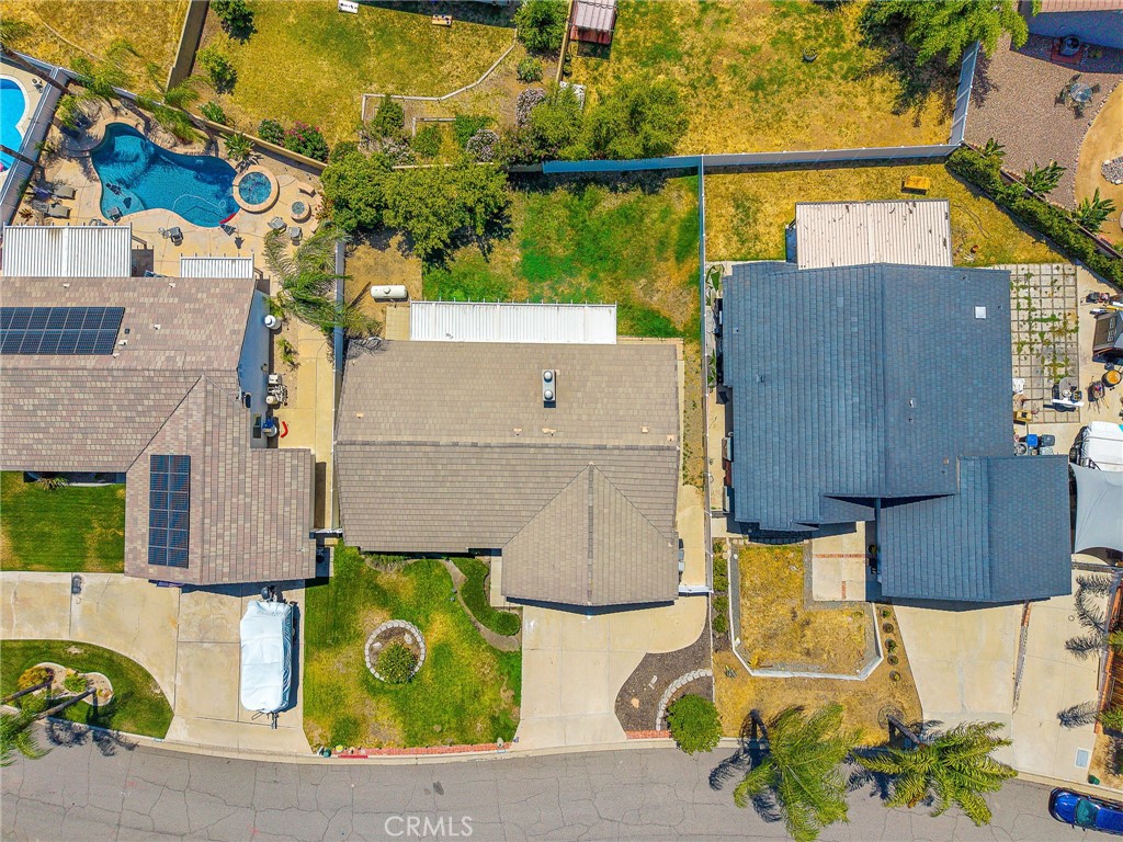 main property photo 46
